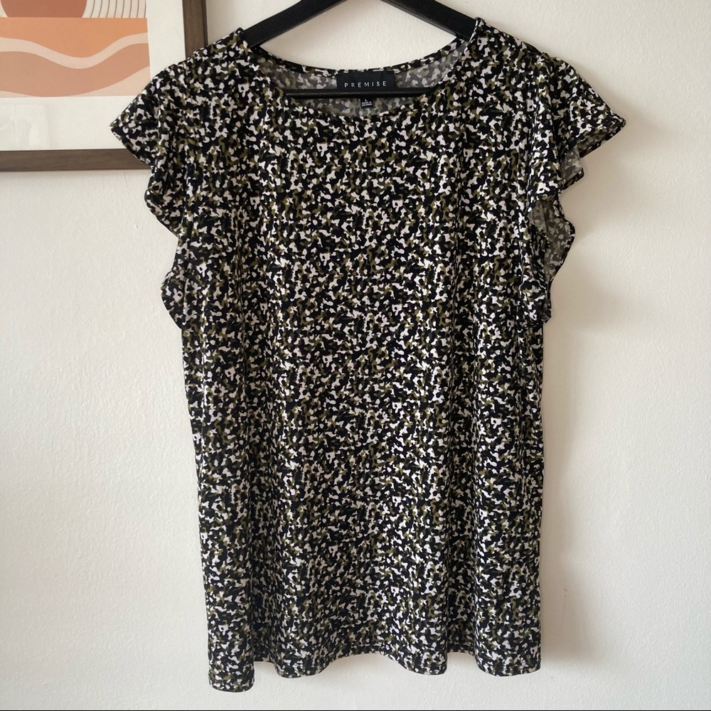 Vintage Dot Ruffle Sleeve Top!